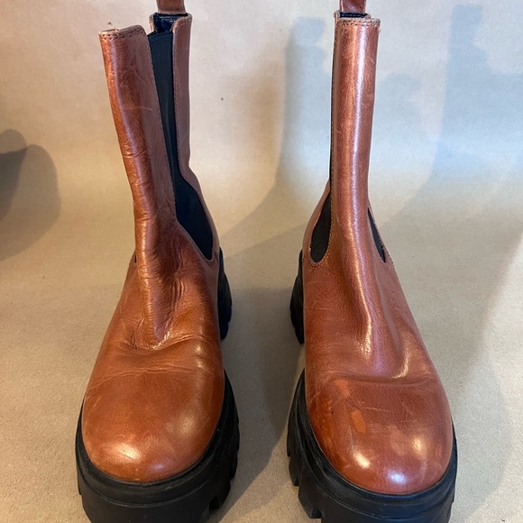 Gianni Bini Down-Town Brown Genuine Leather Chlesea Sole Platform Boots US 10 M - Picture 2 of 12